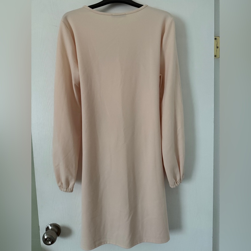 🌻5/$16🌻 Light peach wrap waist dress - Picture 5 of 6